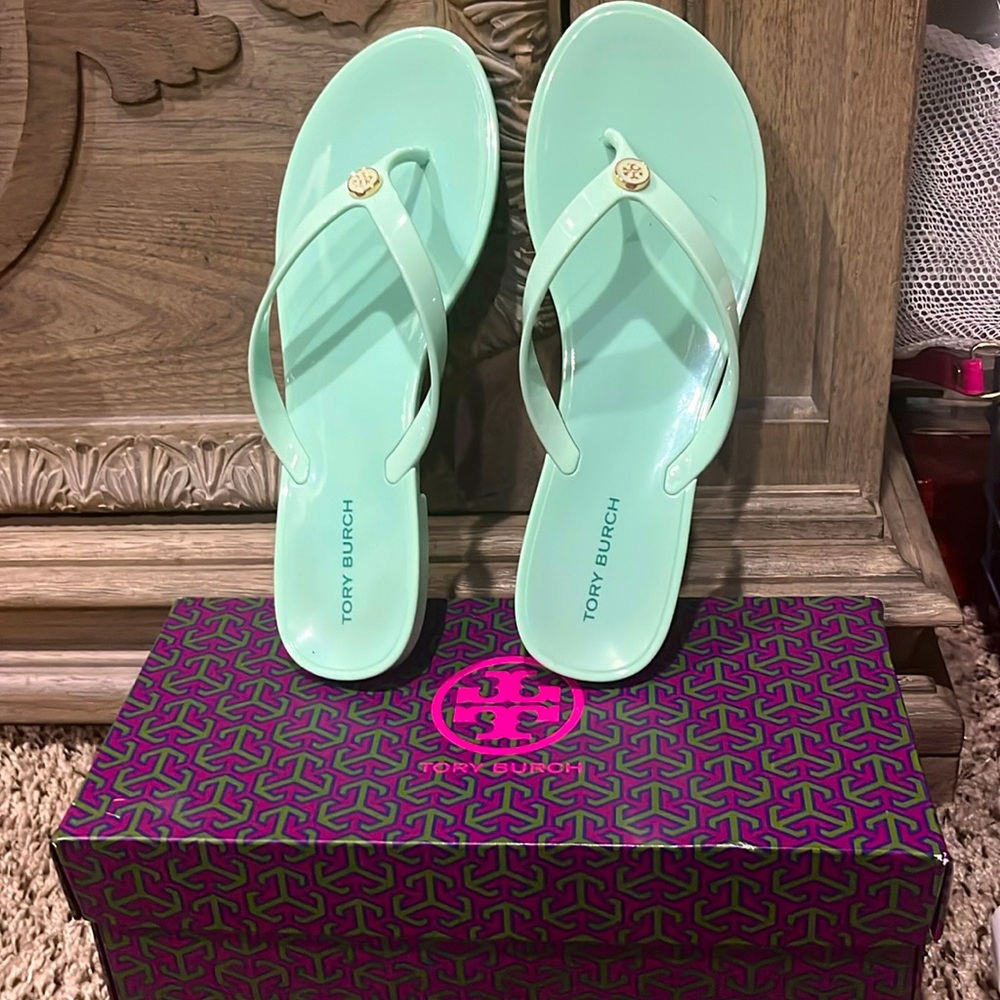 Tory Burch jelly thong sandal in soft aqua . Size 8